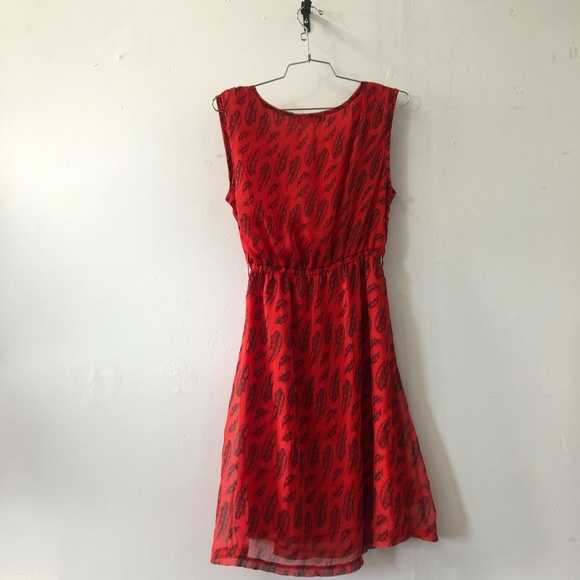 Lost and found feather red dress - Picture 5 of 5